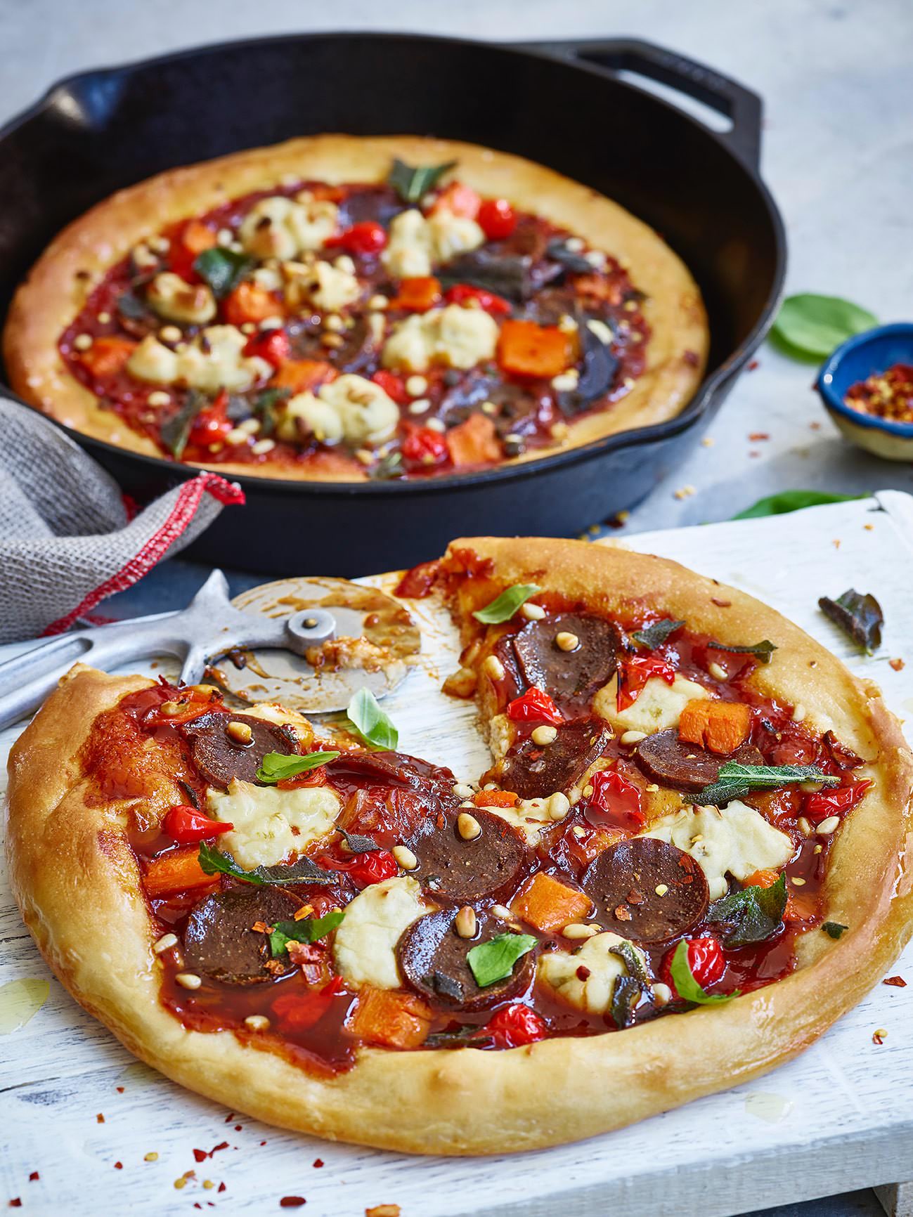 BBQ BASE PAN PIZZAS - Gaz Oakley