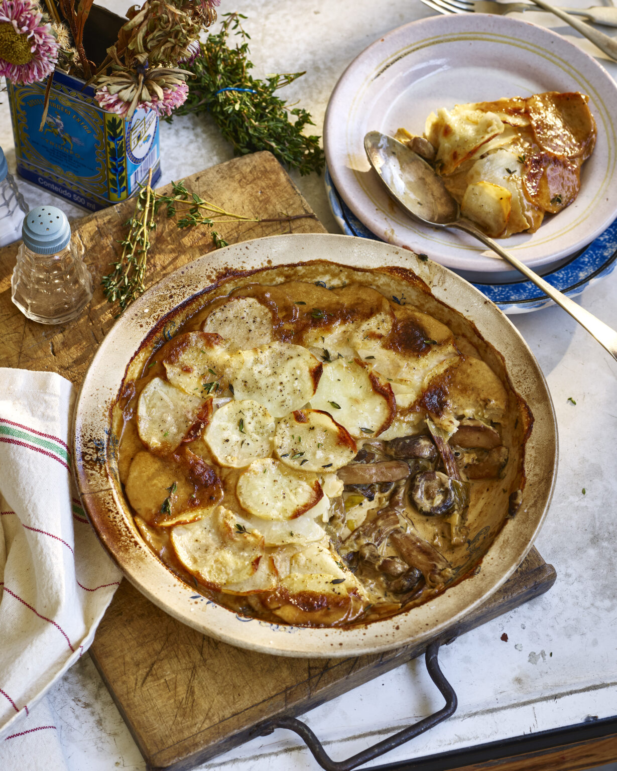 1 POT CREAMY SHROOM POTATO PIE Gaz Oakley